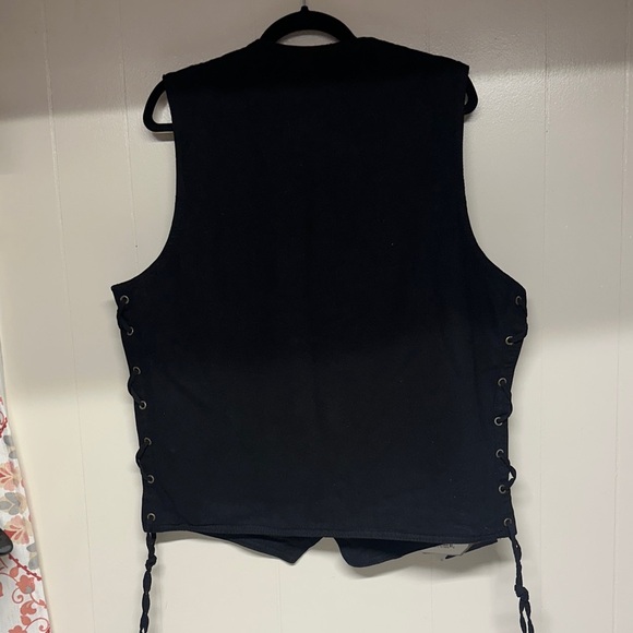 Men's Black Vest with Gun Pocket - Picture 5 of 12